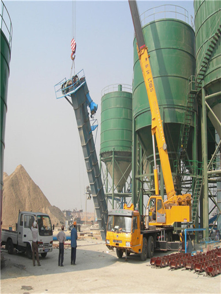 現(xiàn)場(chǎng)測(cè)量場(chǎng)地提升機(jī)定制安裝，宏源機(jī)械全程設(shè)