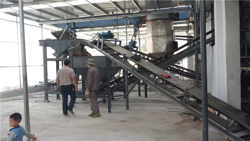 振動(dòng)篩現(xiàn)場