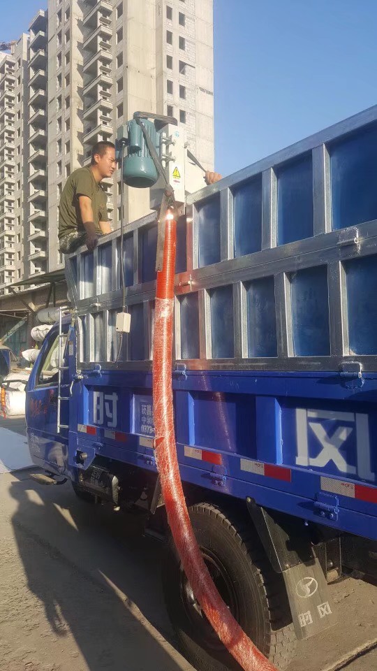 安徽車(chē)載吸糧機(jī)，軟管吸糧機(jī)